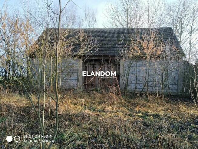 Tajemniczy ogród z domem oraz ...