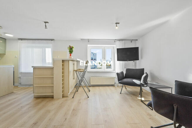 Kawalerka po remoncie na Saskiej Kępie