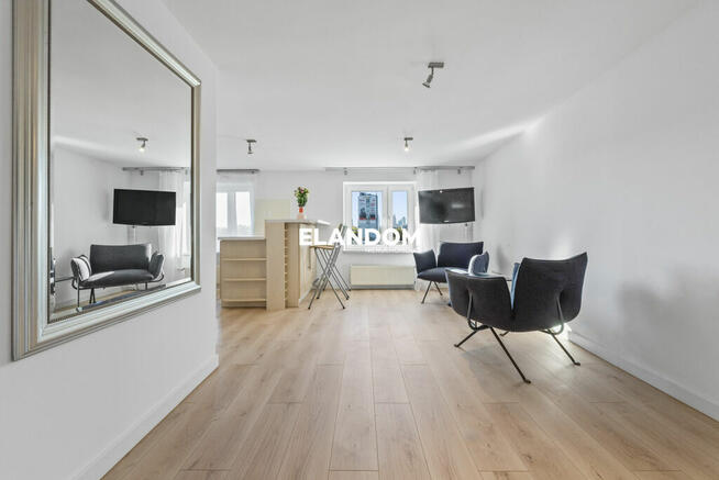 Kawalerka po remoncie na Saskiej Kępie