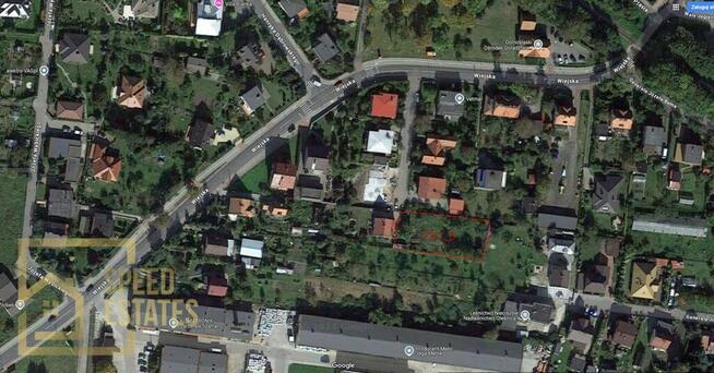 Duża działka blisko centrum i parku 921m2