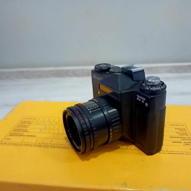 Aparat Fotograficzny Zenit ET,Lampa Błyskowa, Miernik Światła