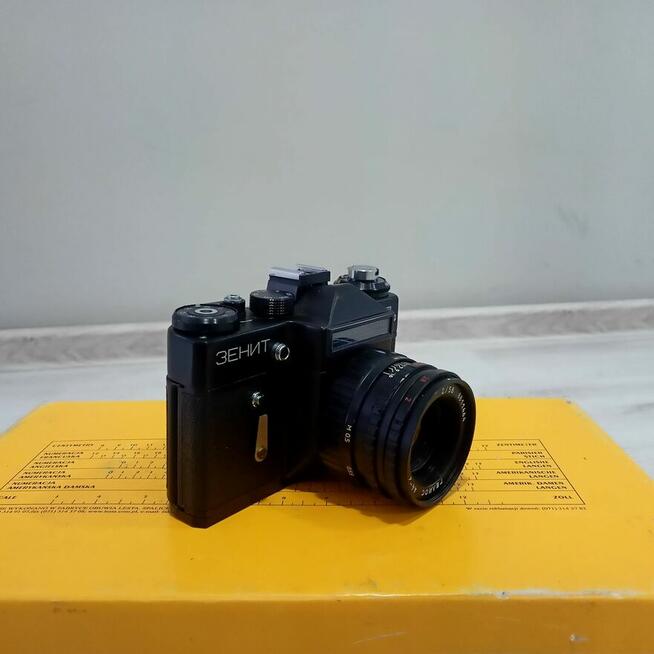 Aparat Fotograficzny Zenit ET,Lampa Błyskowa, Miernik Światła