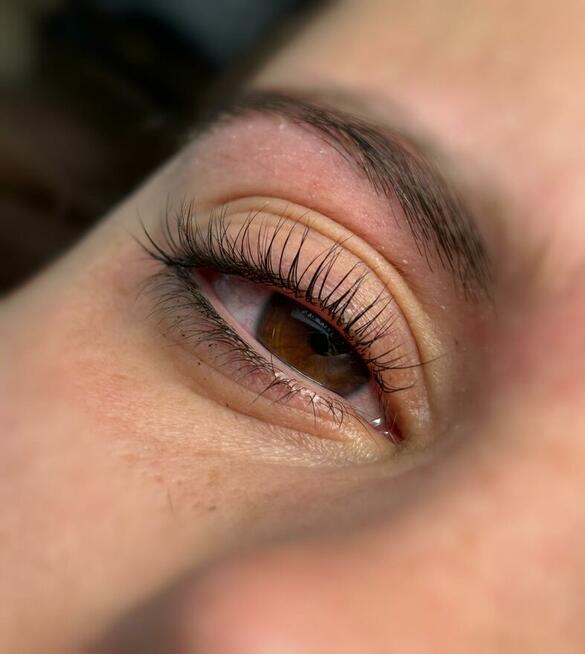 Stylizacja rzęs I brwi