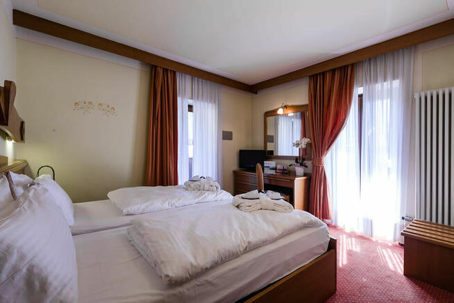 Narty, Włochy, Pinzolo / Madonna di Campiglio