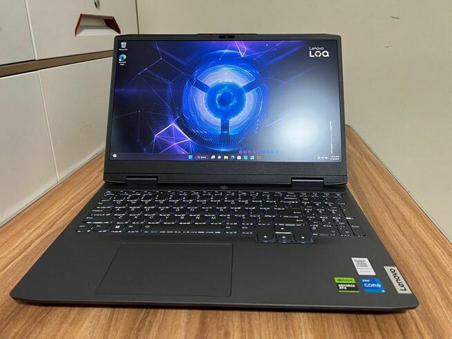 Laptop Lenovo LOQ 15IRH8 RTX 3050 6GB