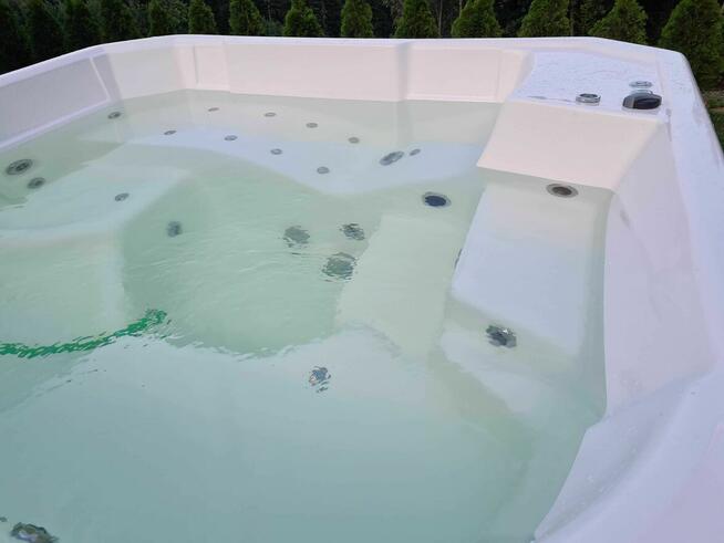 JACUZZI, Wanna SPA, Balia ogrodowa - Modern Houses