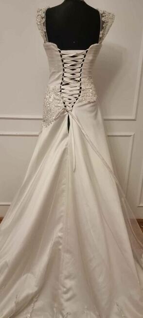 Sprzedam Tanio suknie ślubną rozmiar 36-40