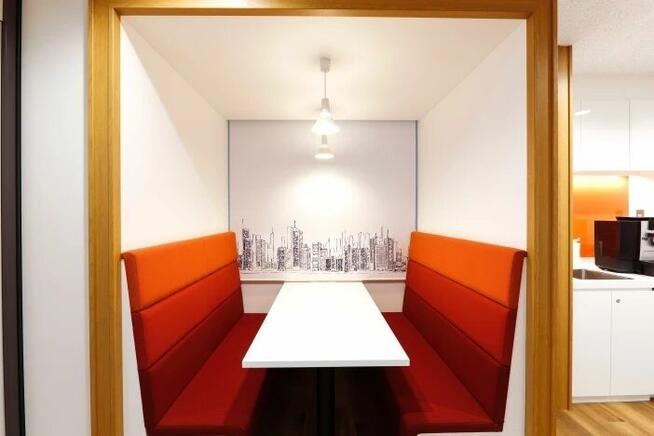 Nowoczesne biura i coworking w Skylight Building,