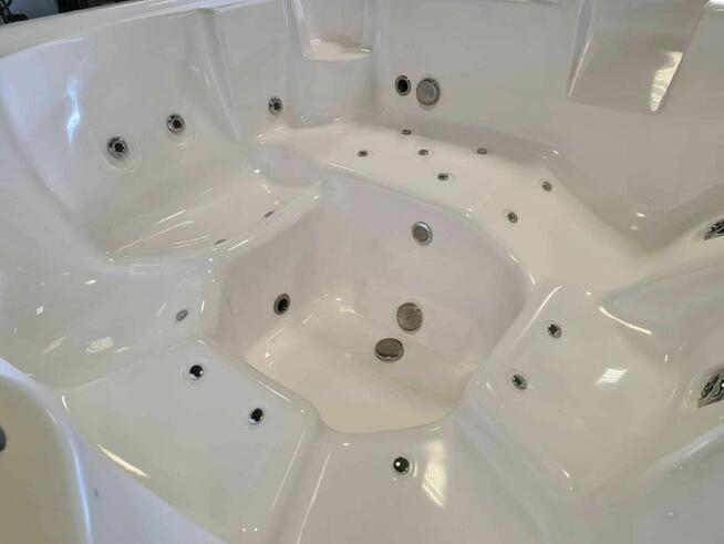 Jacuzzi 6-osobowe, balia ogrodowa, wanna SPA- Domek i sauna