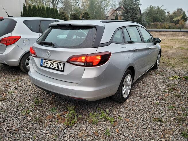 Wypożyczalnia samochodów wynajem aut Łódź Pabianice Rzgów Tu