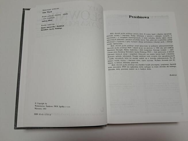 Książka – „Mały słownik języka polskiego” (1997 r.)
