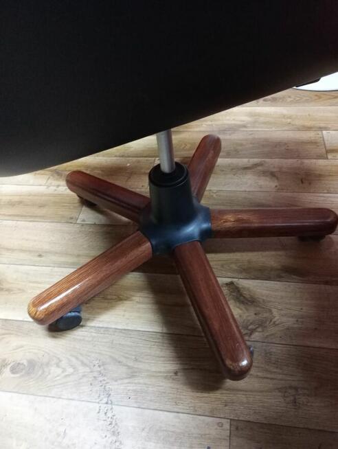 Fotel gabinetowy czarny skórzany fotele gabinetowe do biur