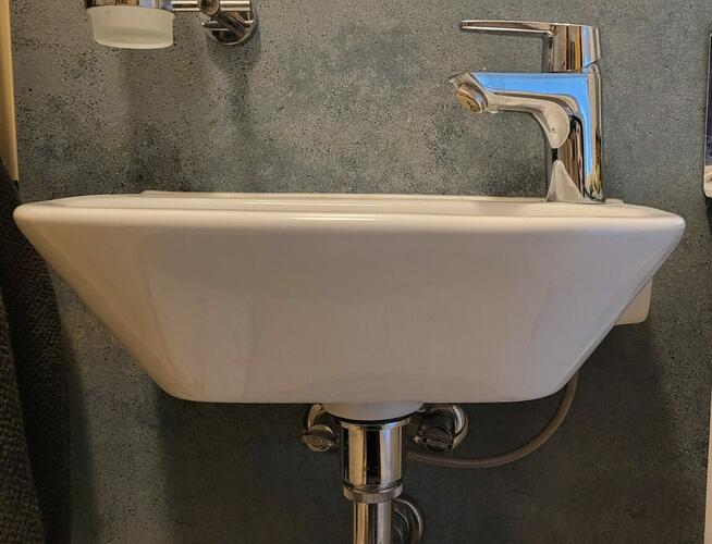 Umywalka szer.41gł28.5