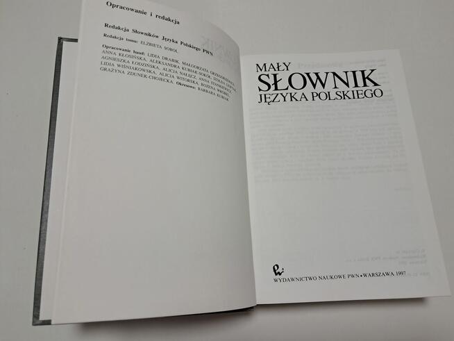 Książka – „Mały słownik języka polskiego” (1997 r.)