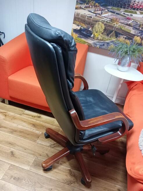 Fotel gabinetowy czarny skórzany fotele gabinetowe do biur