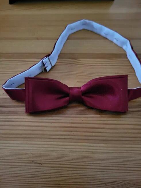 Na Prezent - Mucha Bordowa - regulowany pasek- real foto