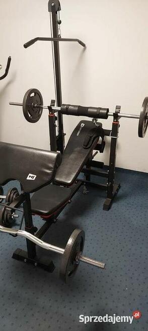 Ławka pod sztangę z wyciągiem i modlitewnikiem