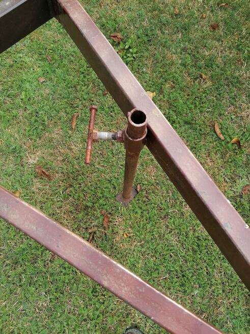 Przyczepa na drzewo, beczkę na wodę