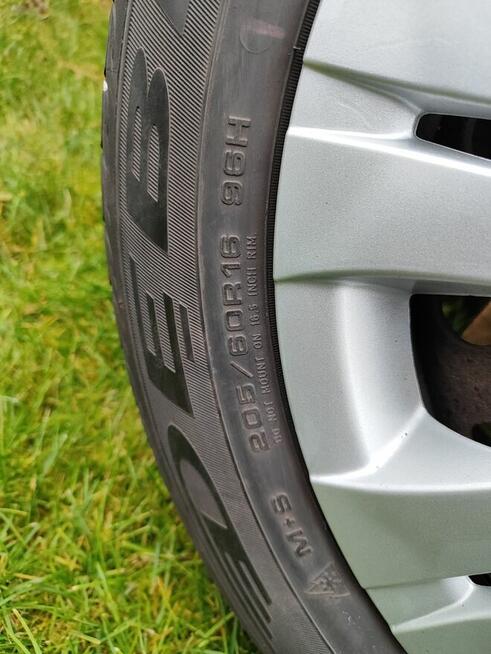 Koła 16 z oponami zimowymi