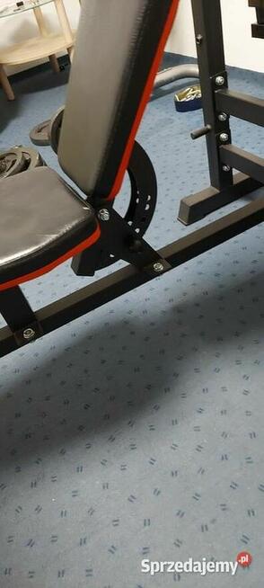 Ławka pod sztangę z wyciągiem i modlitewnikiem