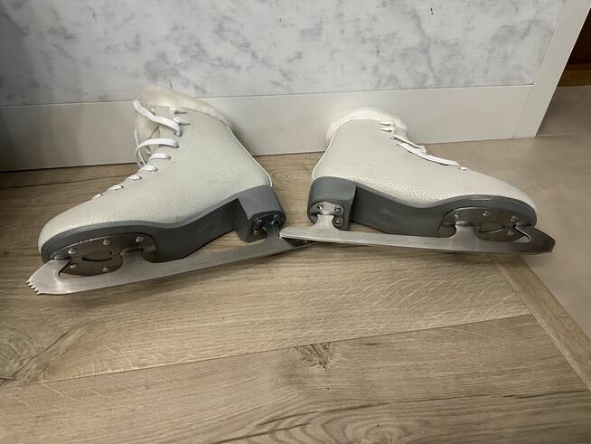 Sprzedam łyżwy damskie figurowe