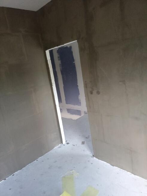 Gładzie polimerowe zacierane na mokro i inne