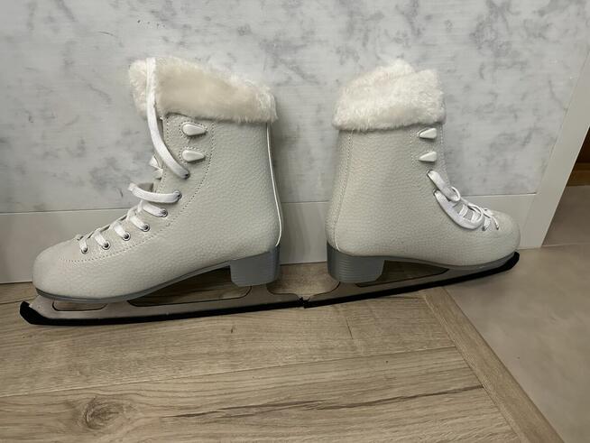 Sprzedam łyżwy damskie figurowe