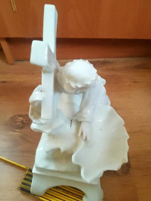 Kropielnica Chrystus niosący krzyż Porcelana