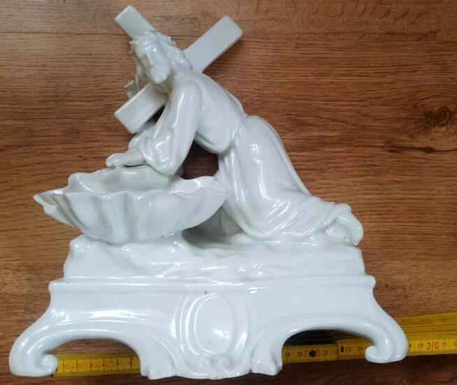 Kropielnica Chrystus niosący krzyż Porcelana