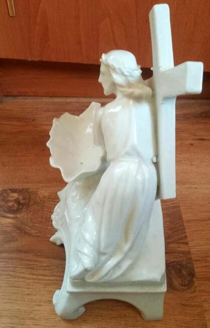 Kropielnica Chrystus niosący krzyż Porcelana