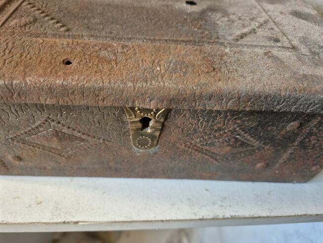 Szkatułka metalowa do renowacji