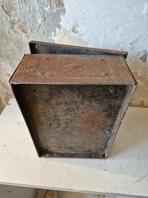 Szkatułka metalowa do renowacji