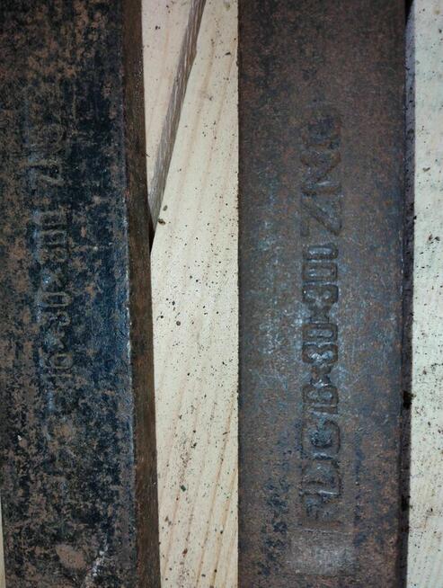 Przecinak stalowy 16X30X300mm