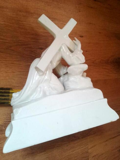 Kropielnica Chrystus niosący krzyż Porcelana