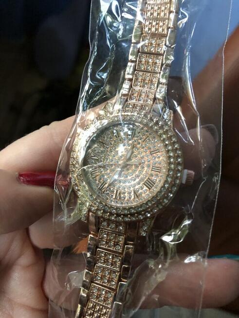 SPRZEDAM śliczne zegarki na rękę dla każdej wyjątkowej PANI