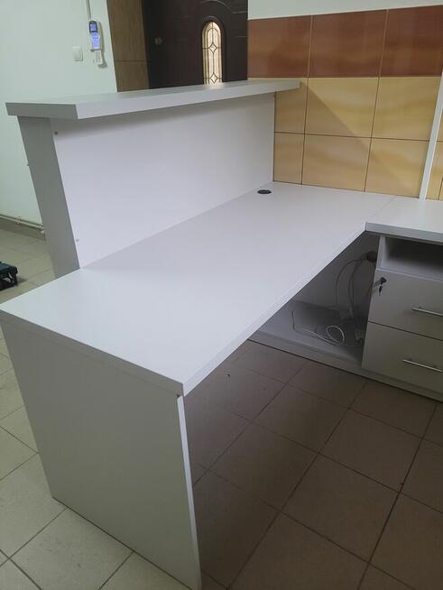 Zabudowa sklepowa - biurko