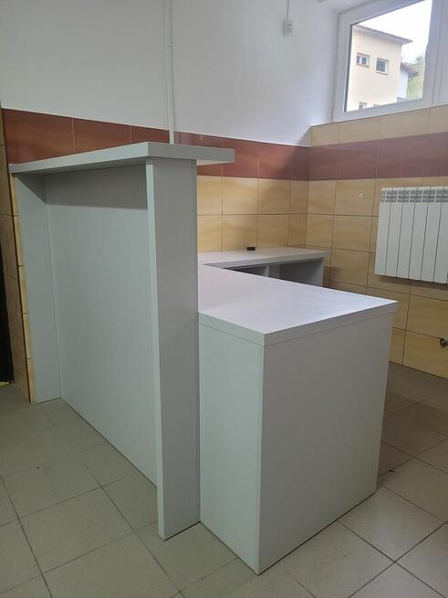 Zabudowa sklepowa - biurko