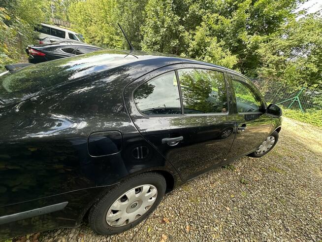 SMU sprzeda samochód osobowy Skoda Octavia