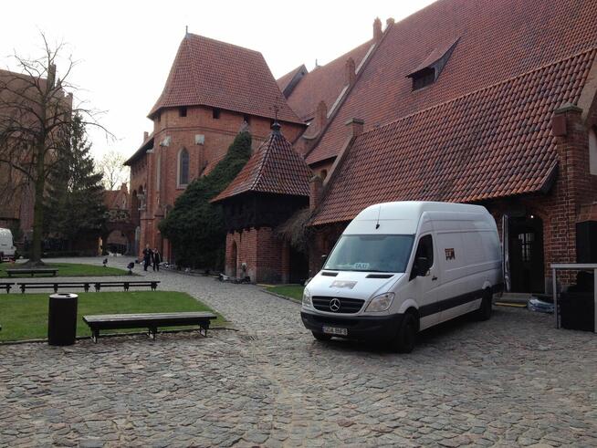 Wynajem busa z kierowcą transport mebli Gdańsk