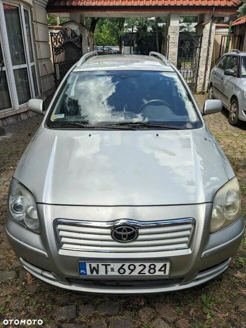 Toyota Avensis 1.8 benzyna, dobry stan