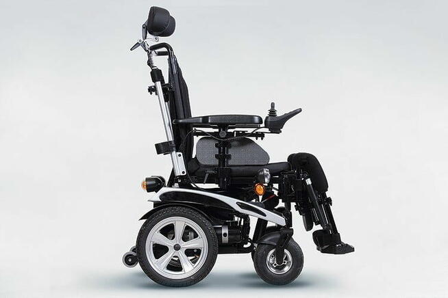Wózek inwalidzki elektryczny De Luxe (PCBL 1610/1810)