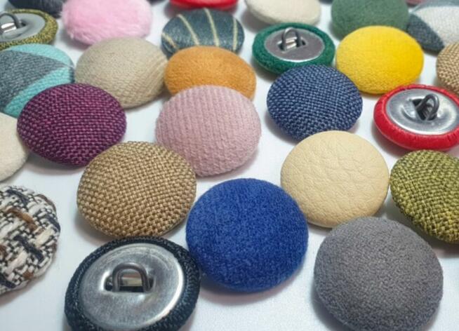 Guziki tapicerskie -oblekanie