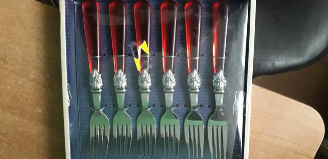 komplet noży i widelcy