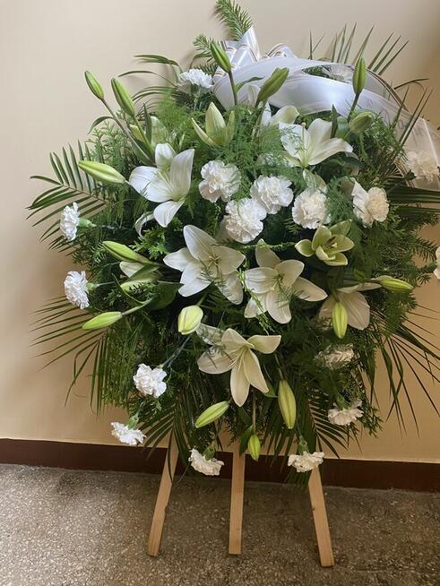 Wieńce i wiązanki pogrzebowe, stroiki na grób