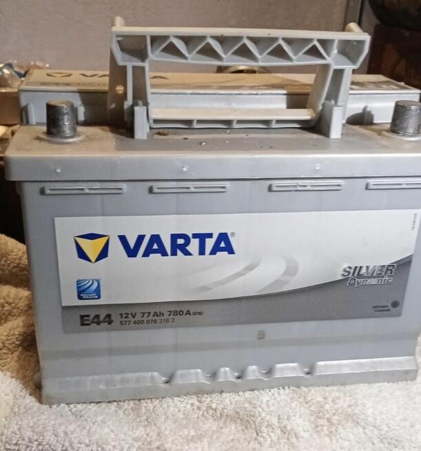 Akumulator Varta Silver Dynamic 77aH