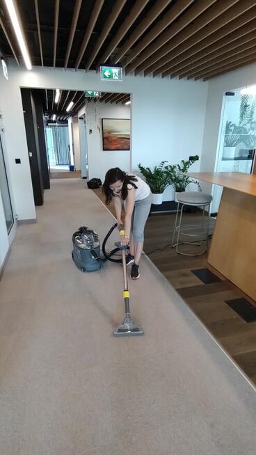 Usługi utrzymania czystości i serwis kwiatowy,