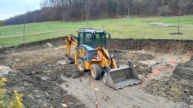 Koparko-ładowarka mała