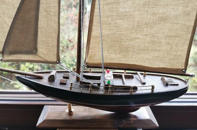 Drewniany Jacht łódź z żaglami ładna dekoracja do podmalunku