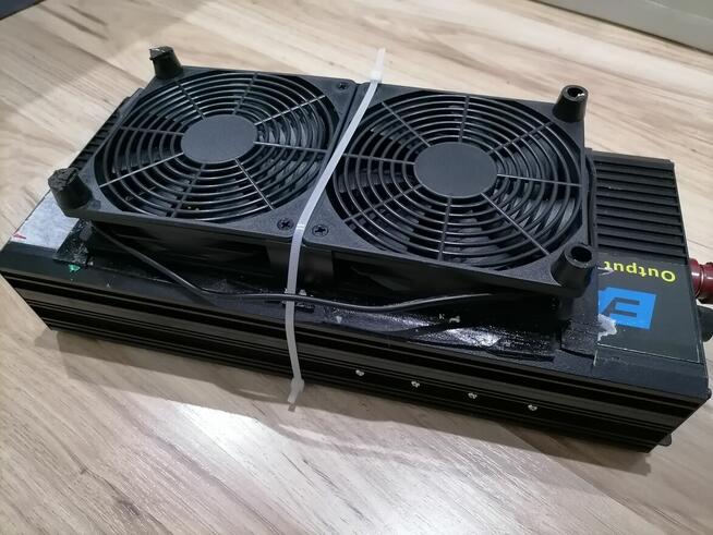 Inwerter czysta fala sinusoidalna EASUN 12V 2500W moc ciągła