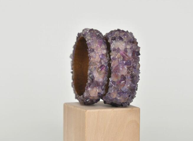 Bransolety - 2 sztuki - Inkrustowane kryształami ametystu.